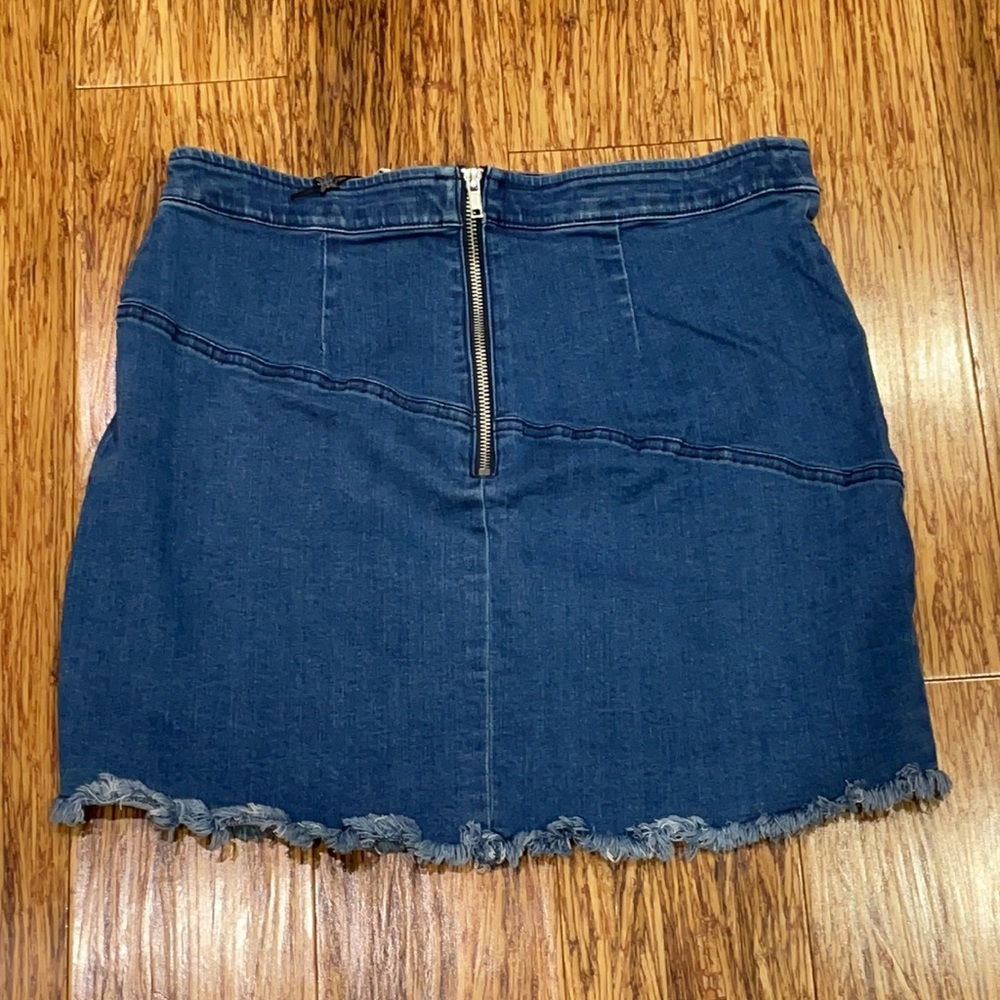 BCBGeneration patchwork stretch denim raw hem min… - image 5